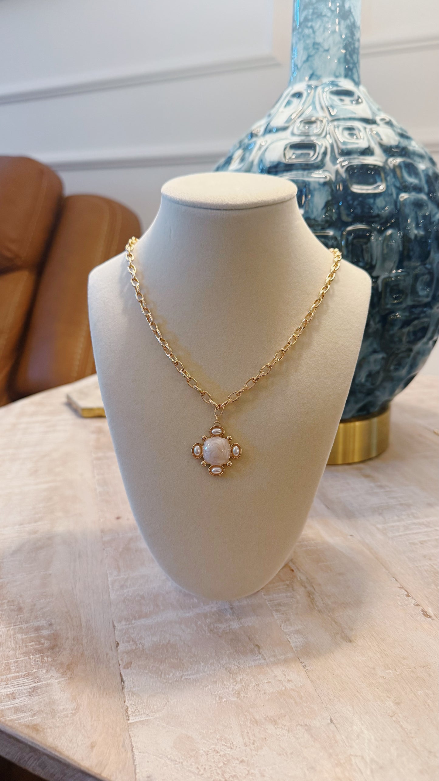 Leni Gold Pearl Necklace